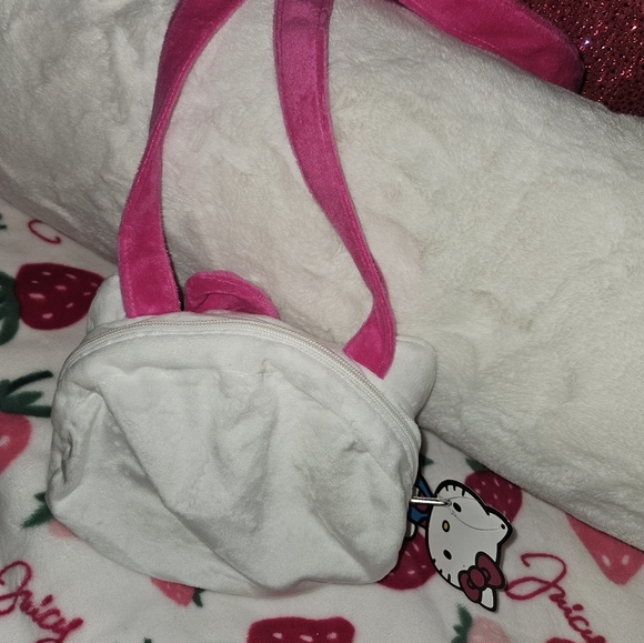 Hello Kitty Plush Bag - Picture 2 of 5